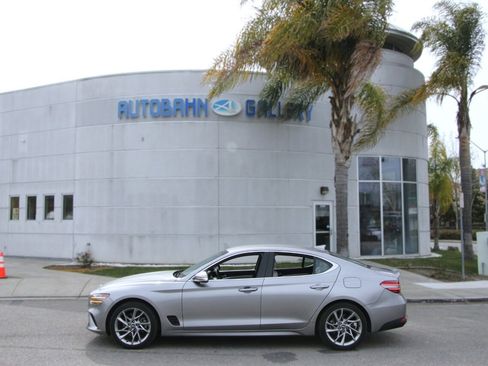 Used 2022 Genesis G70 2.0T image 5