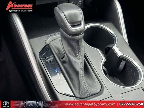 Used 2023 Toyota Highlander XLE image 37