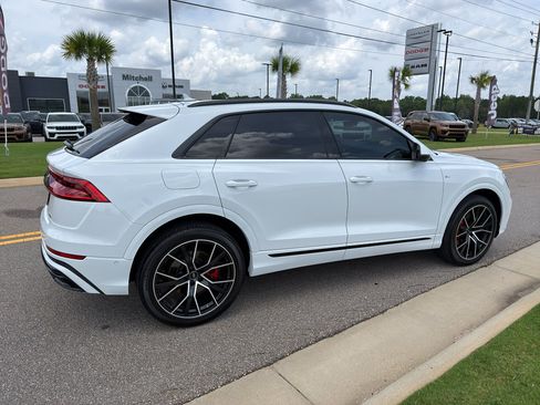 Used 2023 Audi Q8 Premium Plus AWD/4WD image 4