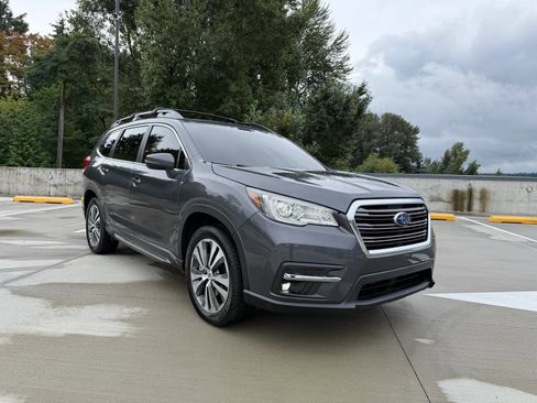 Used 2019 Subaru Ascent Limited w/ Popular Package #3 AWD/4WD image 4