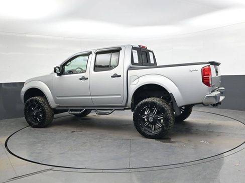 Used 2014 Nissan Frontier SV image 7