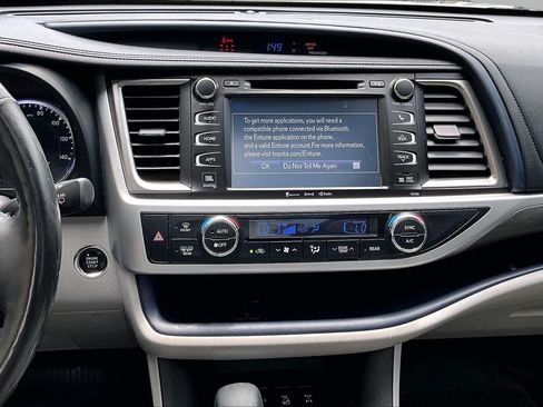 Used 2017 Toyota Highlander Limited Platinum AWD/4WD image 7
