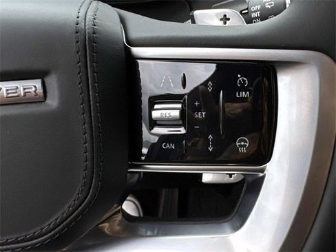 New 2025 Land Rover Range Rover Long Wheelbase SE image 24