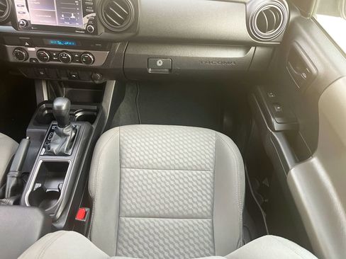 Used 2022 Toyota Tacoma SR AWD/4WD image 21