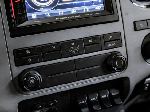 Used 2016 Ford F250 XLT w/ XLT Value Package image 27