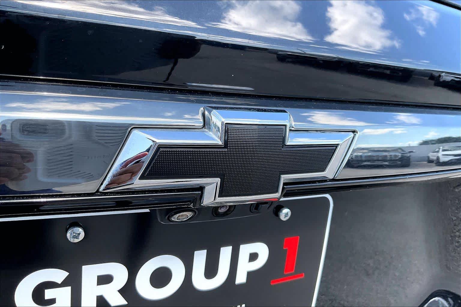 Used 2023 Chevrolet Traverse RS FWD image 29