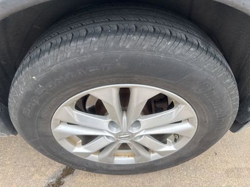 Used 2016 Nissan Rogue SV w/ SV Premium Package image 10