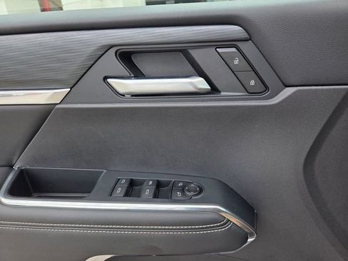Used 2025 GMC Acadia Elevation FWD image 21