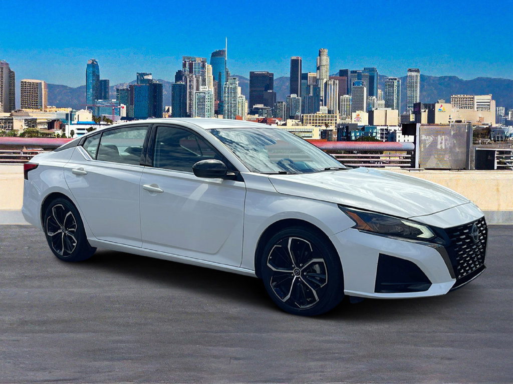 Used 2025 Nissan Altima 2.5 SR FWD image 5