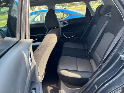 Used 2025 Kia Soul LX w/ LX Technology Package FWD image 23