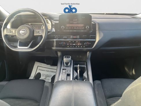 Used 2024 Nissan Pathfinder SV w/ SV Premium Package image 13