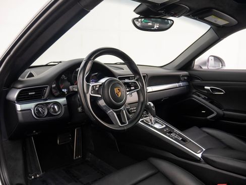 Used 2017 Porsche 911 Carrera image 4