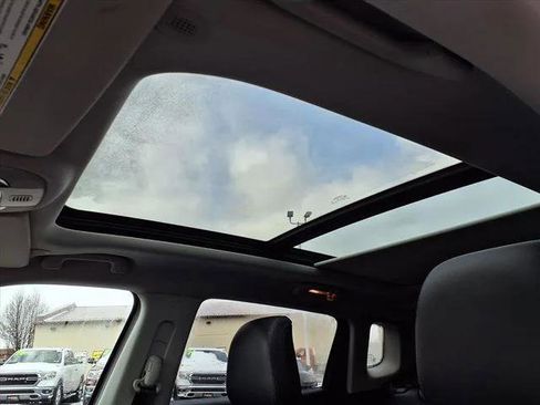 Certified 2022 Jeep Compass Trailhawk w/ Sun and Sound Group image 23