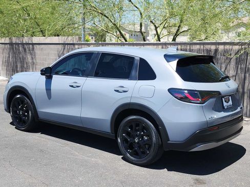 Used 2023 Honda HR-V Sport image 6
