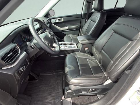 Used 2024 Ford Explorer XLT w/ Equipment Group 202A image 27