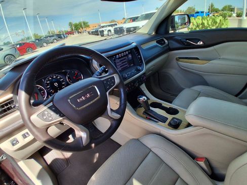 Used 2017 GMC Acadia Denali w/ Technology Package FWD image 15