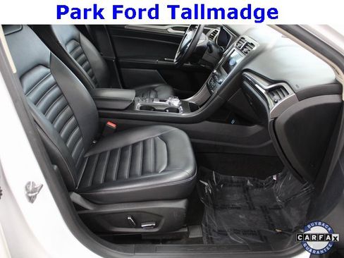 Used 2020 Ford Fusion SEL image 23