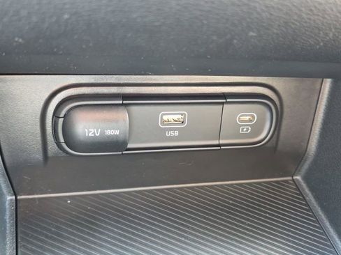 Used 2025 Kia Sportage LX image 15