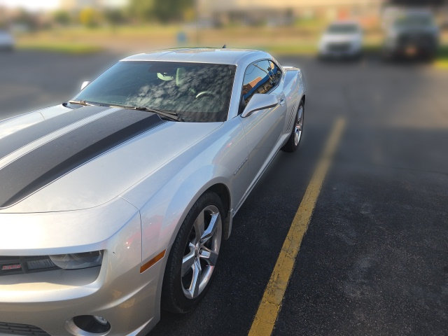 Used 2010 Chevrolet Camaro SS w/ RS Package RWD image 2