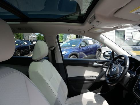 Used 2019 Volkswagen Tiguan SE w/ Panoramic Sunroof Package AWD/4WD image 30
