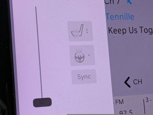 Used 2023 Chrysler Pacifica Touring-L image 22