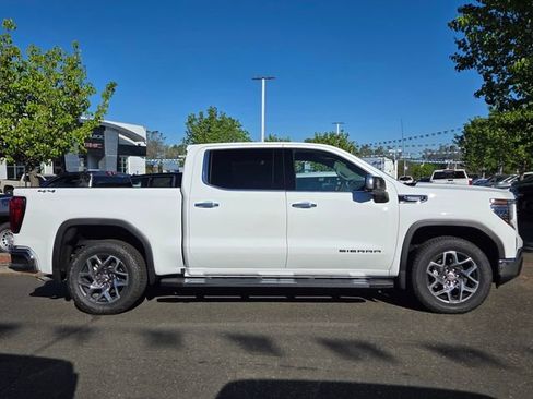 New 2026 GMC Sierra 1500 SLT w/ SLT Premium Package image 3