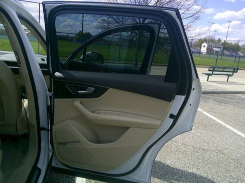 Used 2019 Audi Q7 3.0T Premium Plus w/ Premium Plus Package image 59