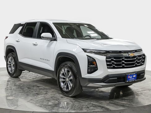Used 2025 Chevrolet Equinox LT w/ Safety and Technology Package AWD/4WD image 9