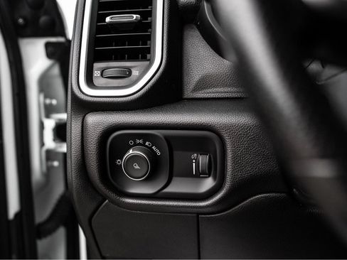 Used 2022 RAM 2500 Big Horn AWD/4WD image 16