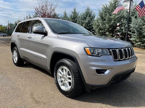 Used 2018 Jeep Grand Cherokee Laredo image 35