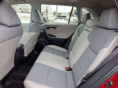 Used 2023 Toyota RAV4 Limited image 10