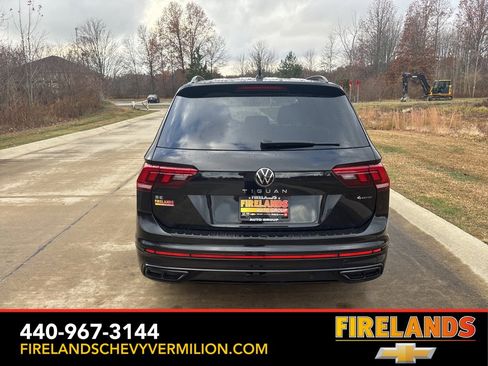 Used 2023 Volkswagen Tiguan SE R-Line image 8