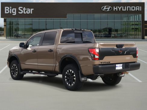 Used 2021 Nissan Titan PRO-4X w/ Pro-4x Convenience Package image 3