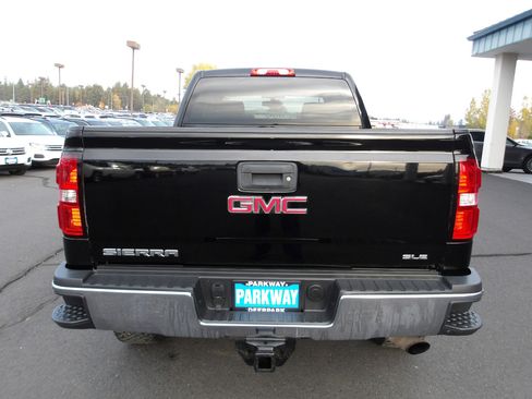 Used 2015 GMC Sierra 2500 SLE image 4
