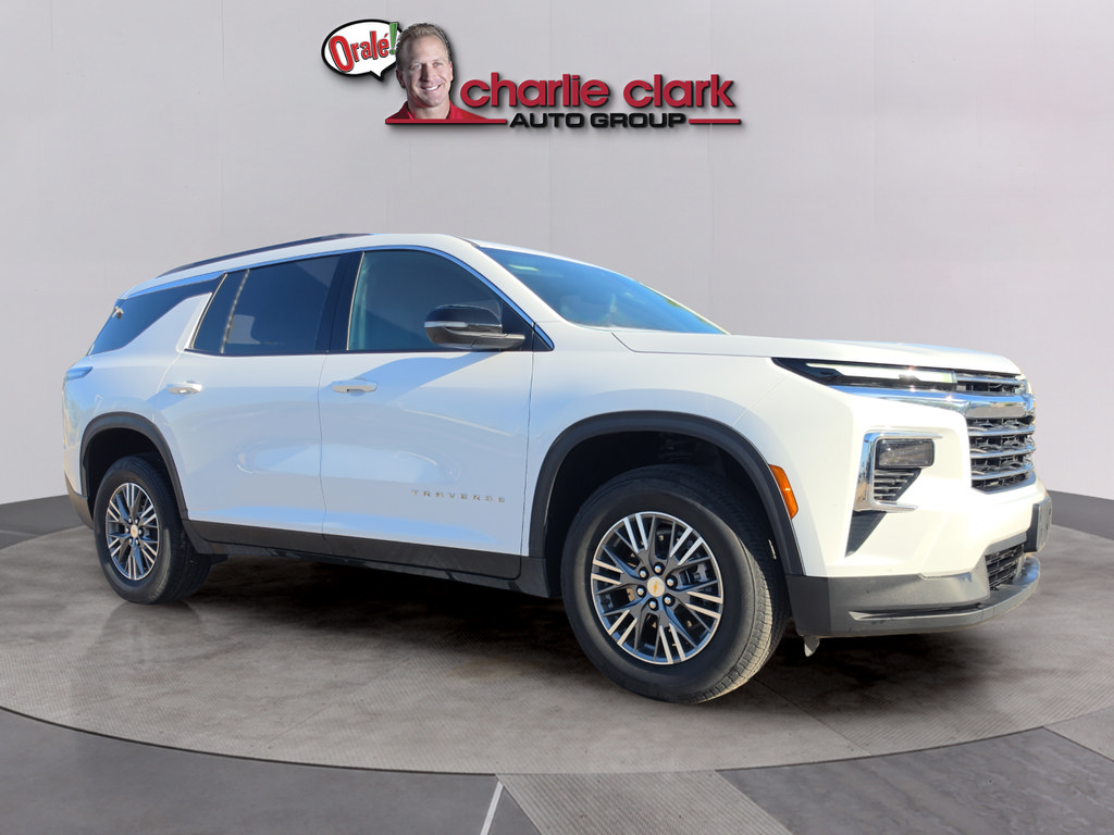 Used 2026 Chevrolet Traverse LT FWD image 7