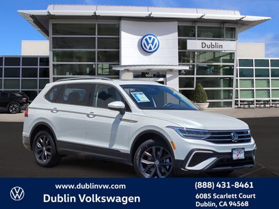 Certified 2023 Volkswagen Tiguan SE w/ Panoramic Sunroof Package