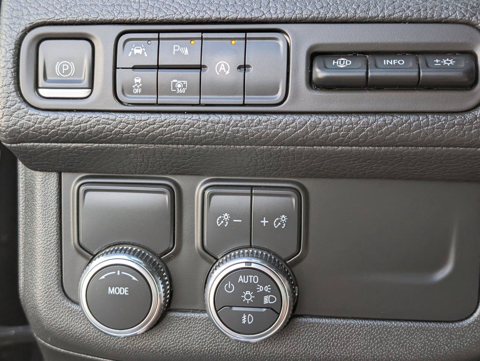 Used 2023 GMC Yukon Denali RWD image 30