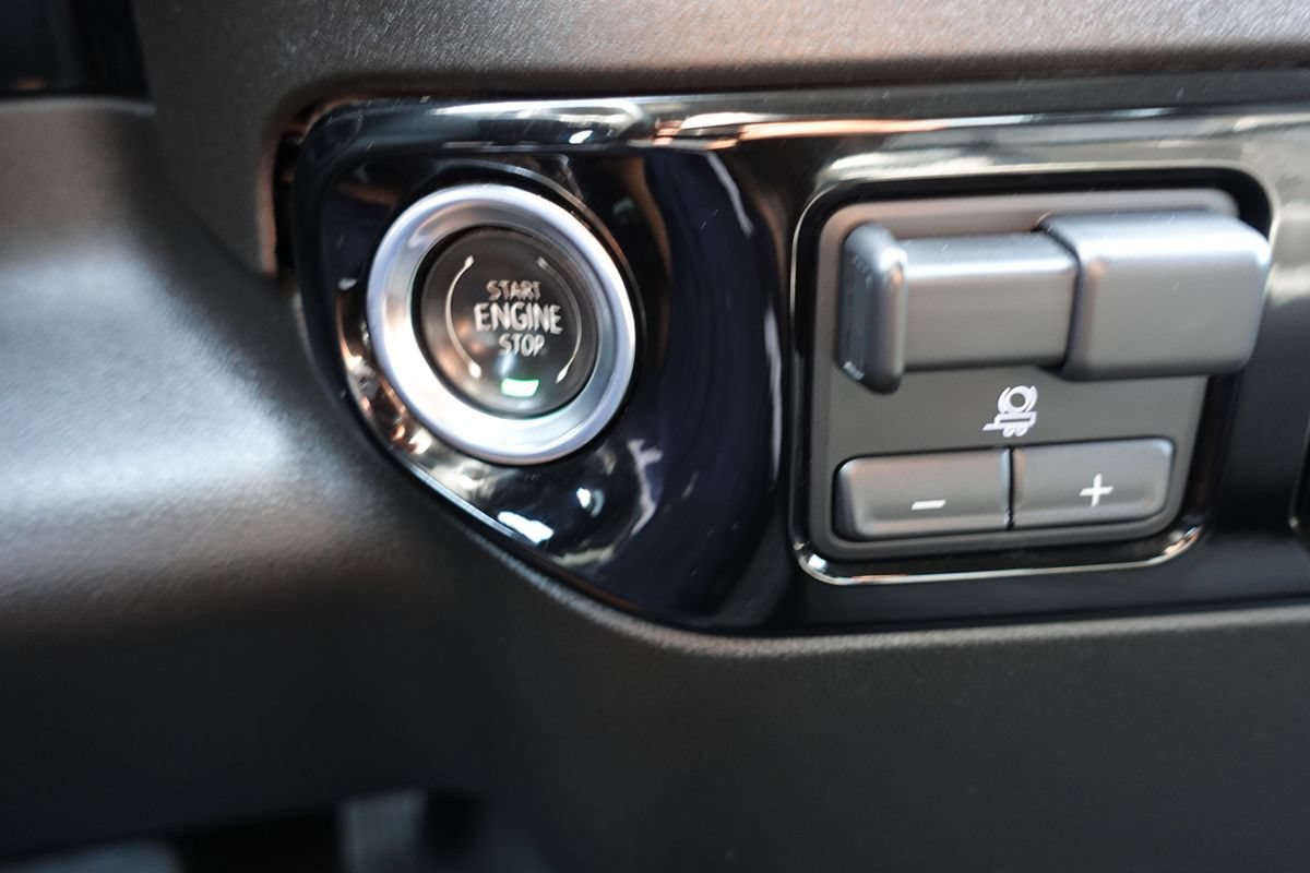 Used 2025 Chevrolet Silverado 2500 LT w/ Convenience Package AWD/4WD image 53