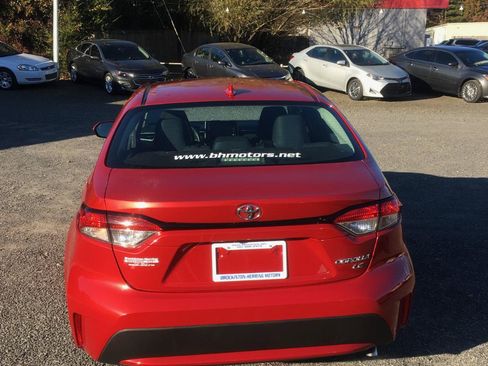 Used 2020 Toyota Corolla LE FWD image 4