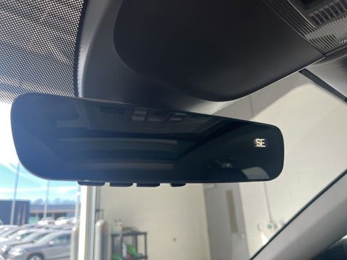 New 2026 Volkswagen Taos SE FWD image 30