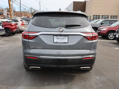 Used 2020 Buick Enclave Essence image 6
