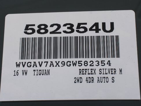 Used 2016 Volkswagen Tiguan S FWD image 28