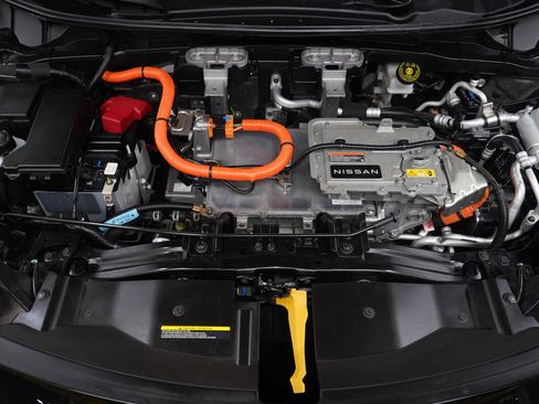 Used 2024 Nissan Ariya EVOLVE+ e-4ORCE image 35