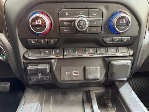 Used 2020 Chevrolet Silverado 1500 High Country AWD/4WD image 23
