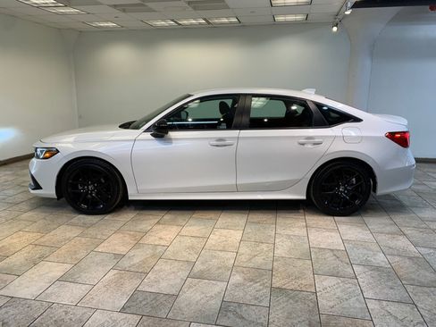 Used 2023 Honda Civic Sport image 4