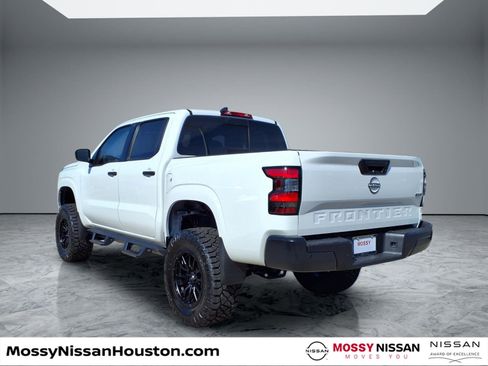 New 2026 Nissan Frontier S image 2