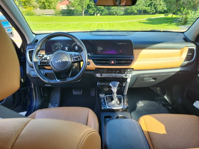 Certified 2024 Kia Seltos SX w/ SX Sunroof Package AWD/4WD image 20