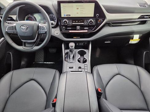 New 2026 Toyota Highlander XLE AWD/4WD image 14