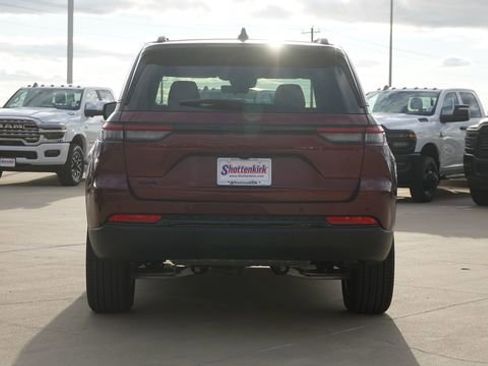 New 2025 Jeep Grand Cherokee Limited image 8