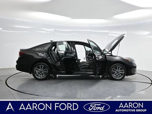 Used 2024 Kia Forte GT-Line FWD image 3